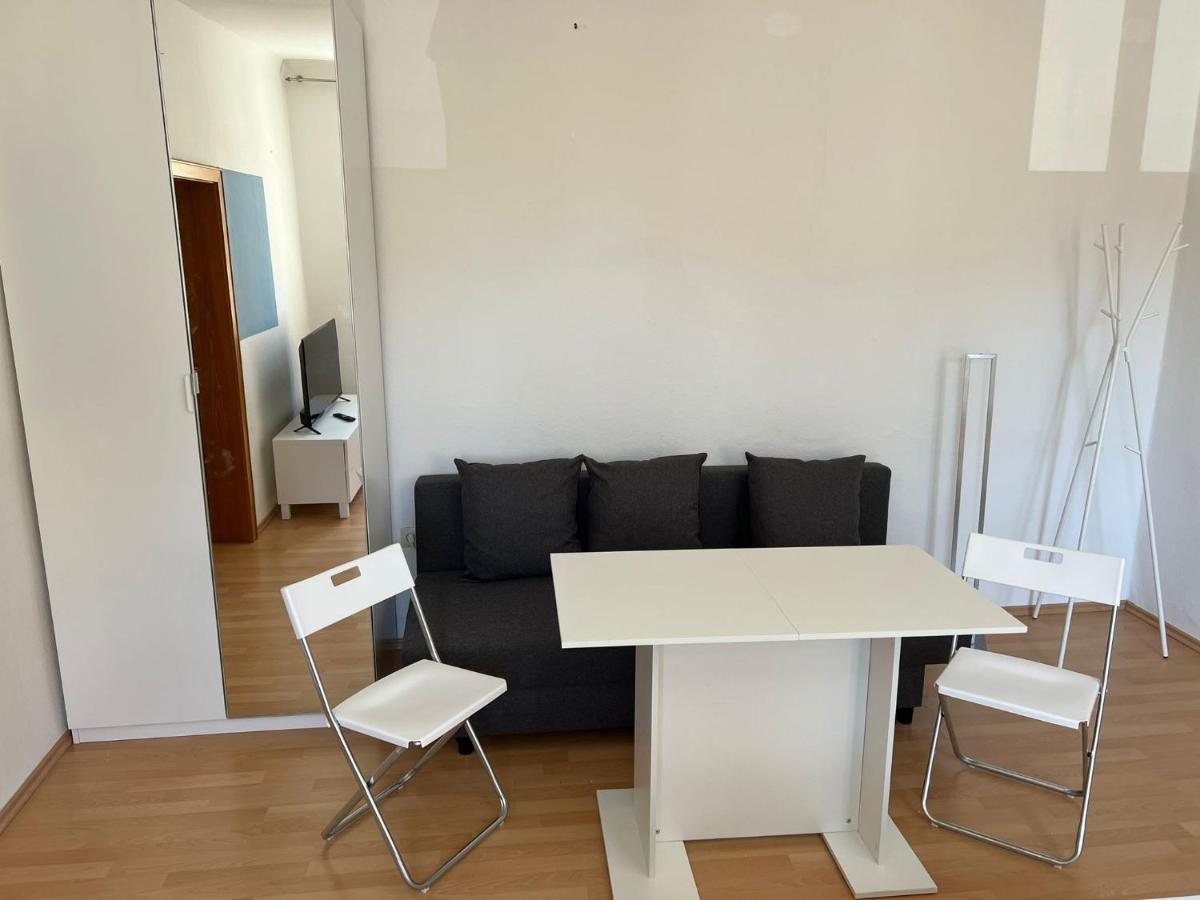 Privatzimmer Im Herzen Von Ипхофен Экстерьер фото