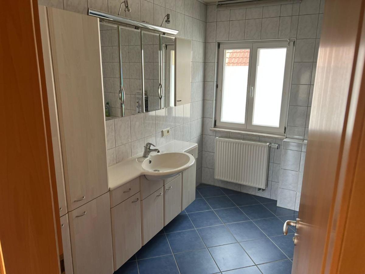 Privatzimmer Im Herzen Von Ипхофен Экстерьер фото