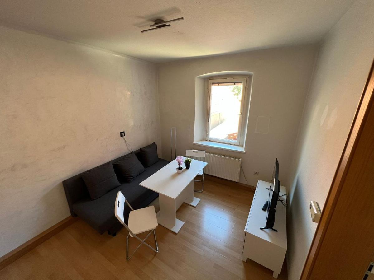 Privatzimmer Im Herzen Von Ипхофен Экстерьер фото