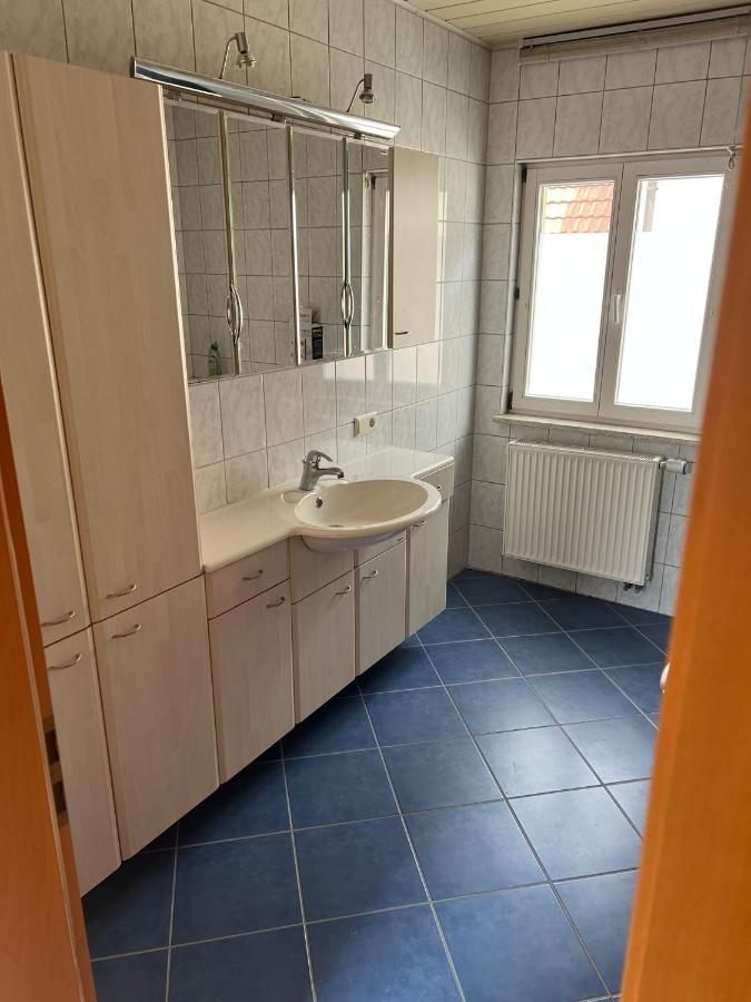 Privatzimmer Im Herzen Von Ипхофен Экстерьер фото